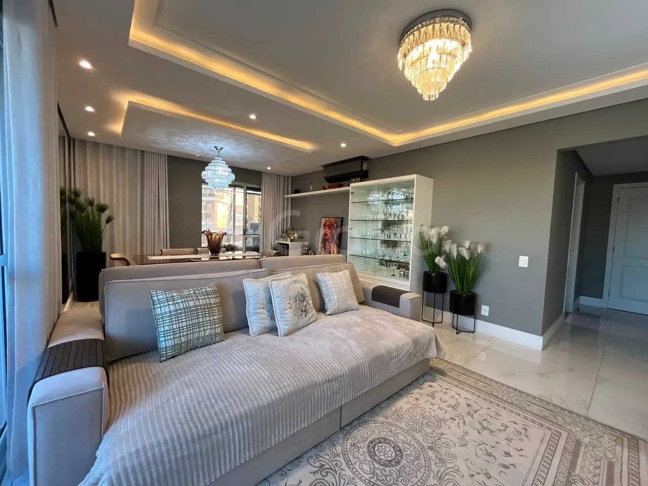 Apartamento para venda com 3 dormitórios em Campinas com 151 m² — foto principal