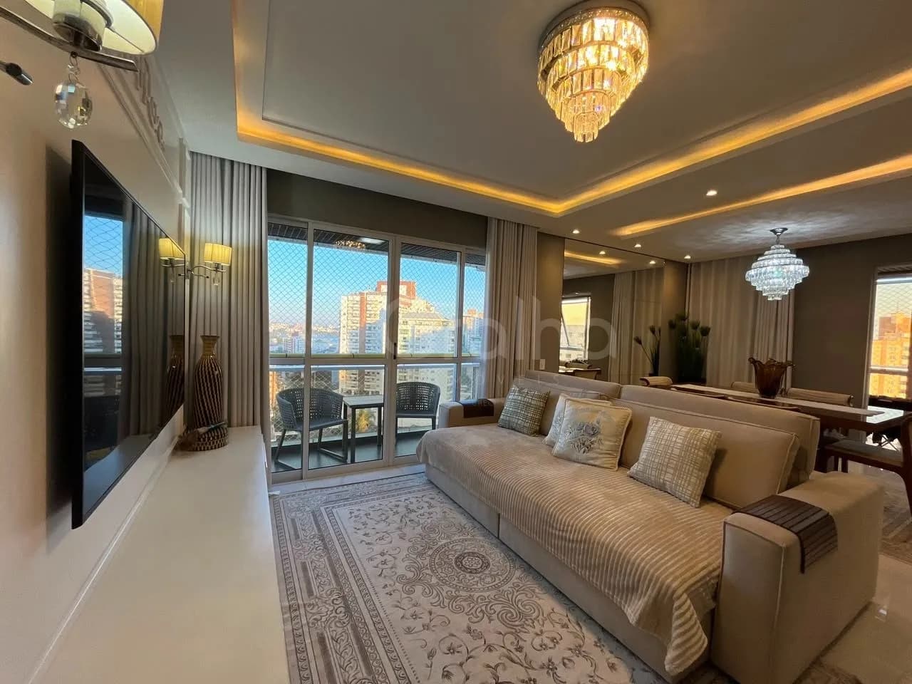 Apartamento para venda com 3 dormitórios em Campinas com 151 m² — foto 2