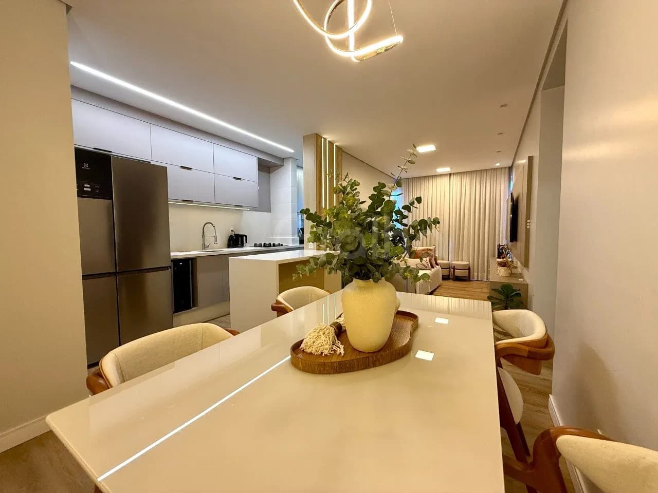 Apartamento para venda com 2 dormitórios em Coqueiros com 69 m² — foto principal