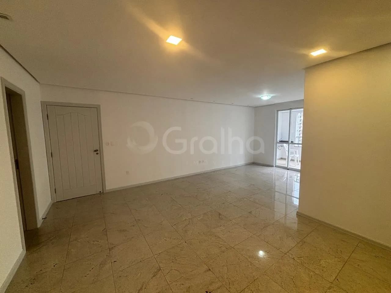 Apartamento para venda com 4 dormitórios em Centro com 151 m² — foto principal