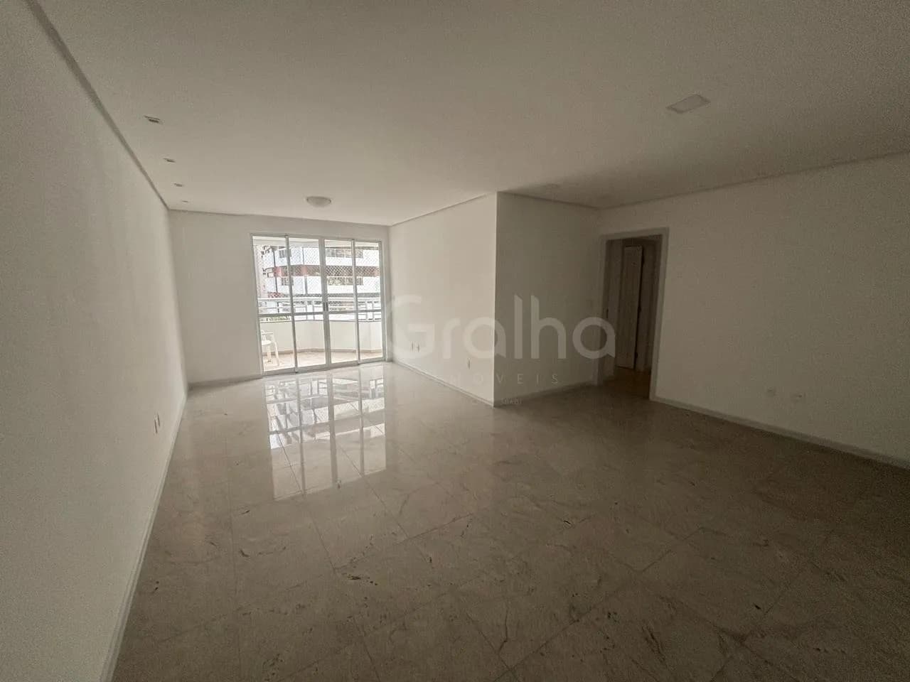 Apartamento para venda com 4 dormitórios em Centro com 151 m² — foto 2