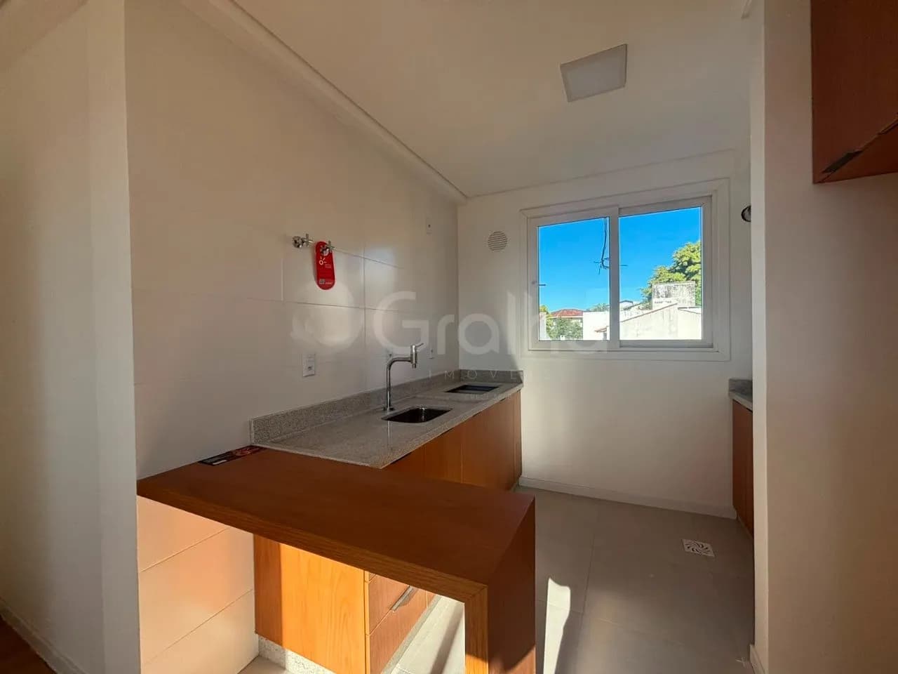 Apartamento para venda com 2 dormitórios em Coqueiros com 88 m² — foto 3