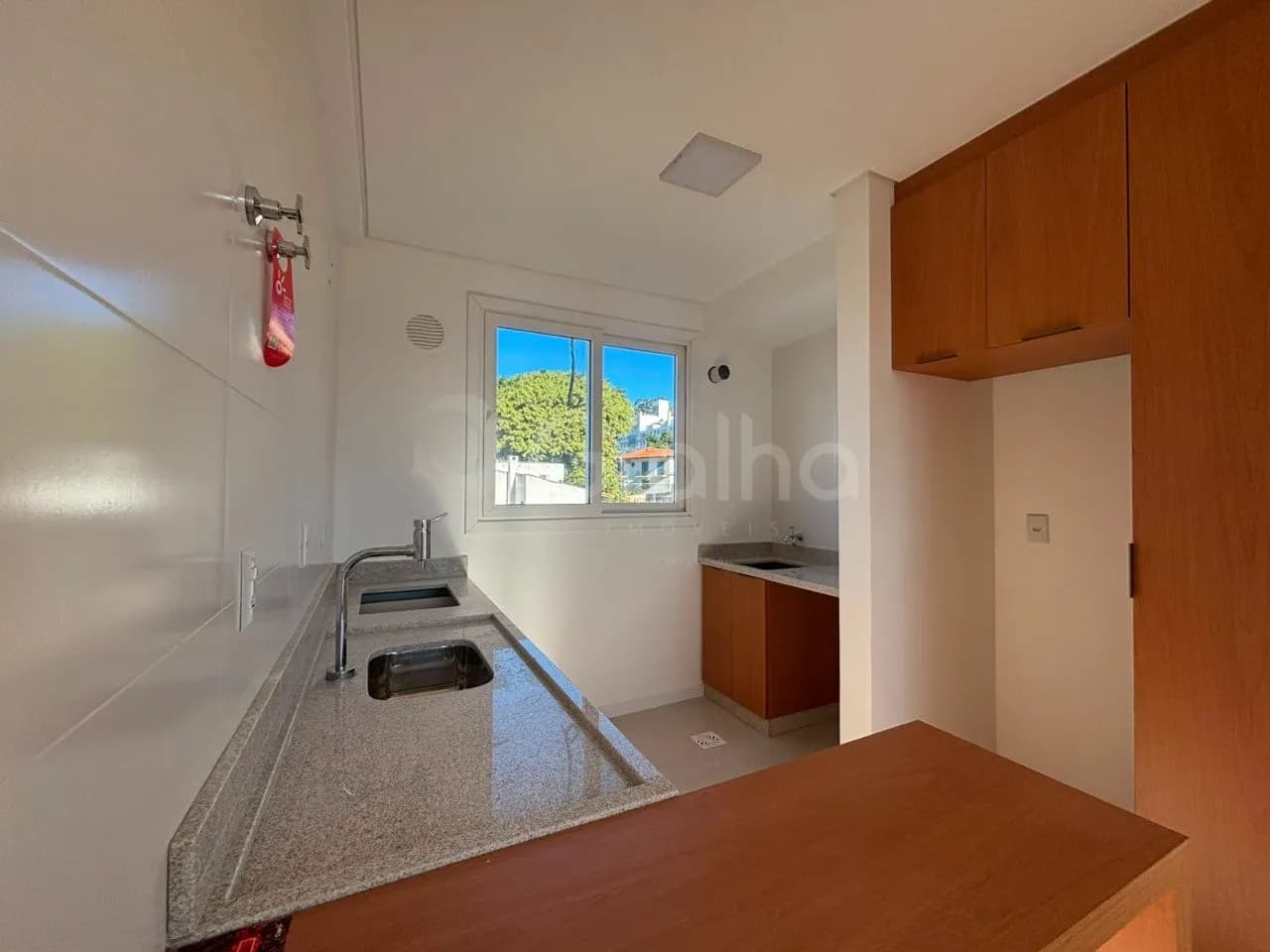 Apartamento para venda com 2 dormitórios em Coqueiros com 88 m² — foto 4