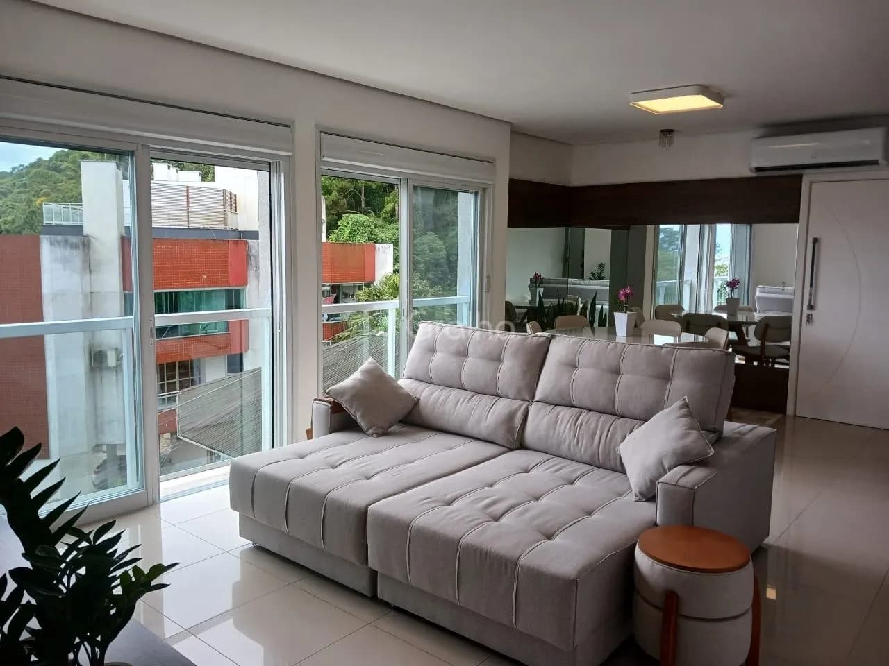 Apartamento para venda com 3 dormitórios em Jurerê com 120 m² — foto principal