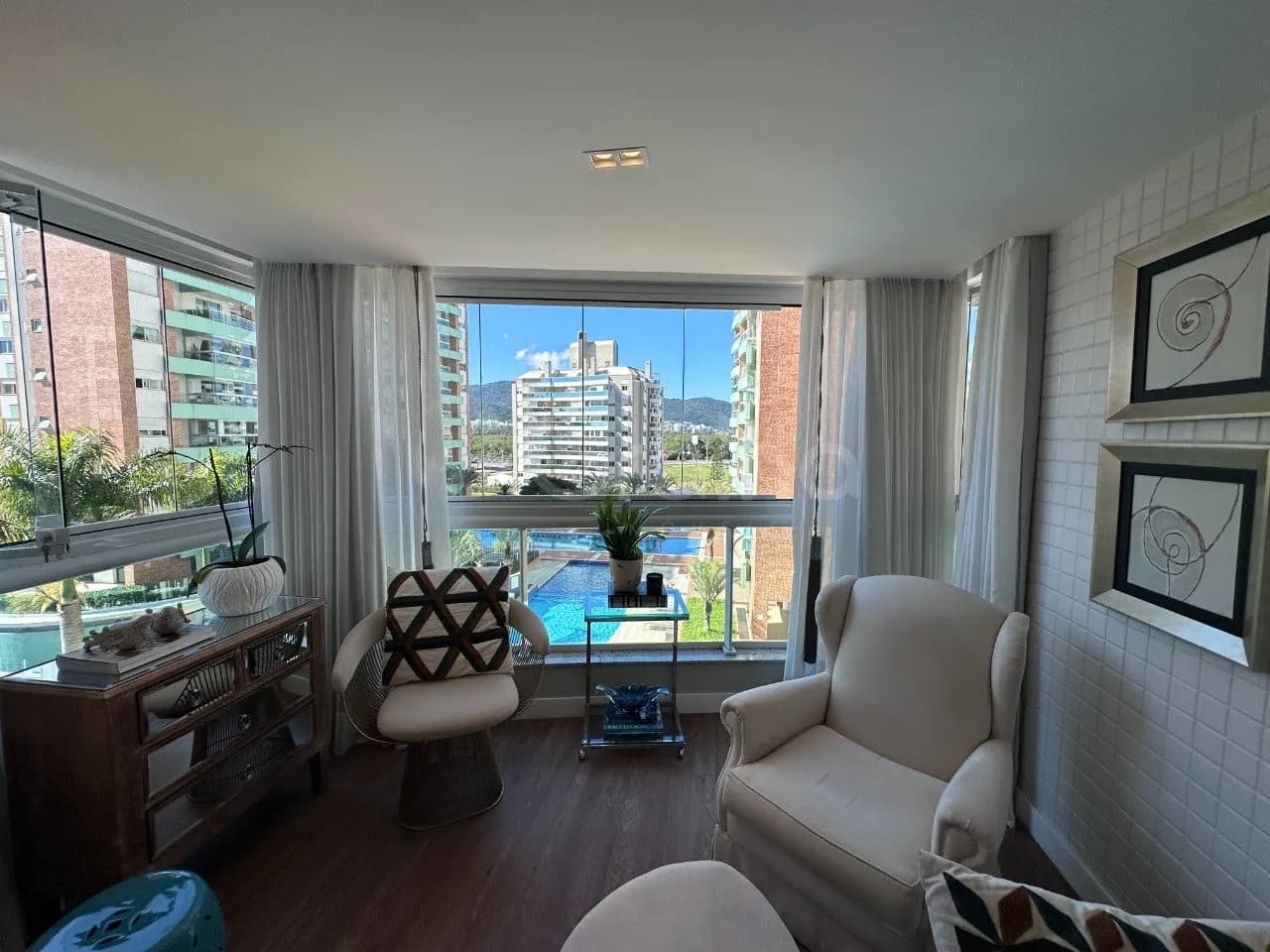 Apartamento para venda com 2 dormitórios em Trindade com 70 m² — foto 2