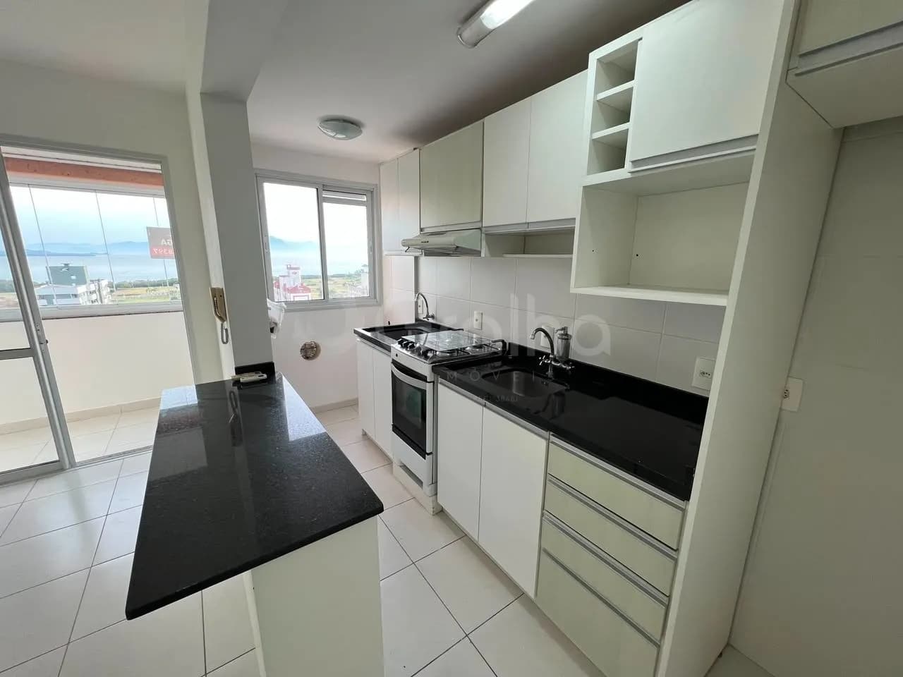 Apartamento para venda com 1 dormitório, em Saco Dos Limões com 42 m² — foto 2