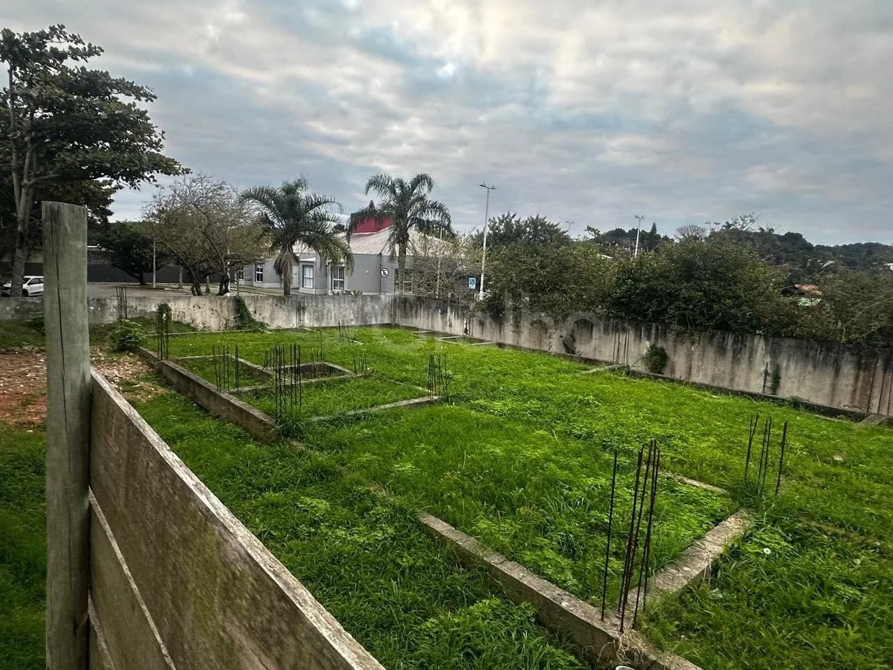 Terreno para venda em Tapera da Base com 450 m² — foto principal