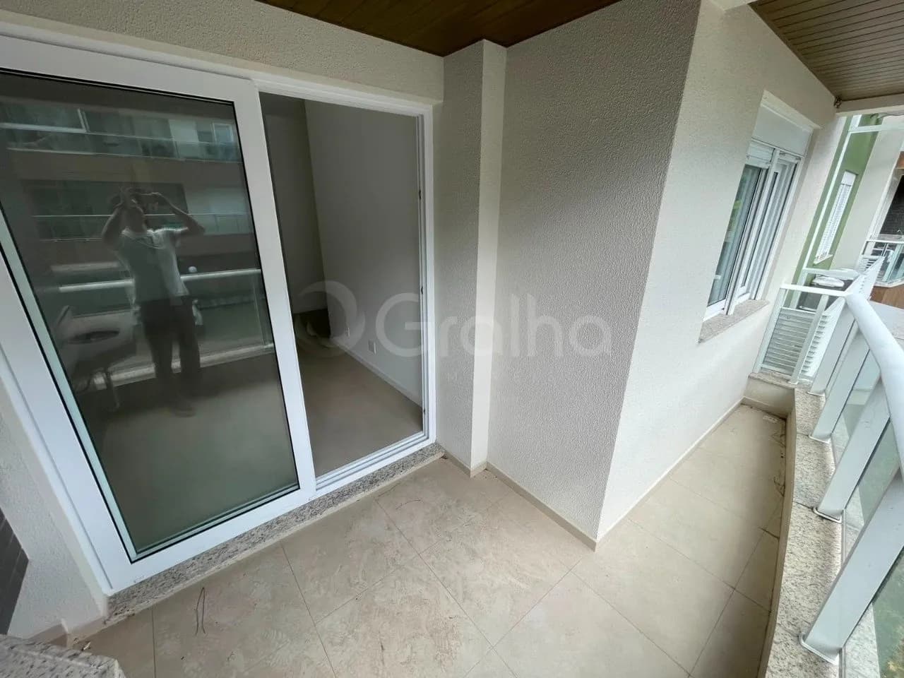 Apartamento para venda com 2 dormitórios em Campeche com 82 m² — foto 2