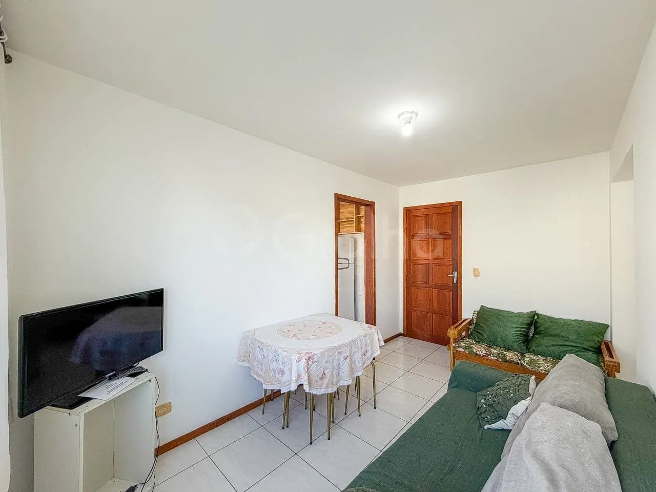 Apartamento para venda com 3 dormitórios em Coqueiros com 56 m² — foto 2