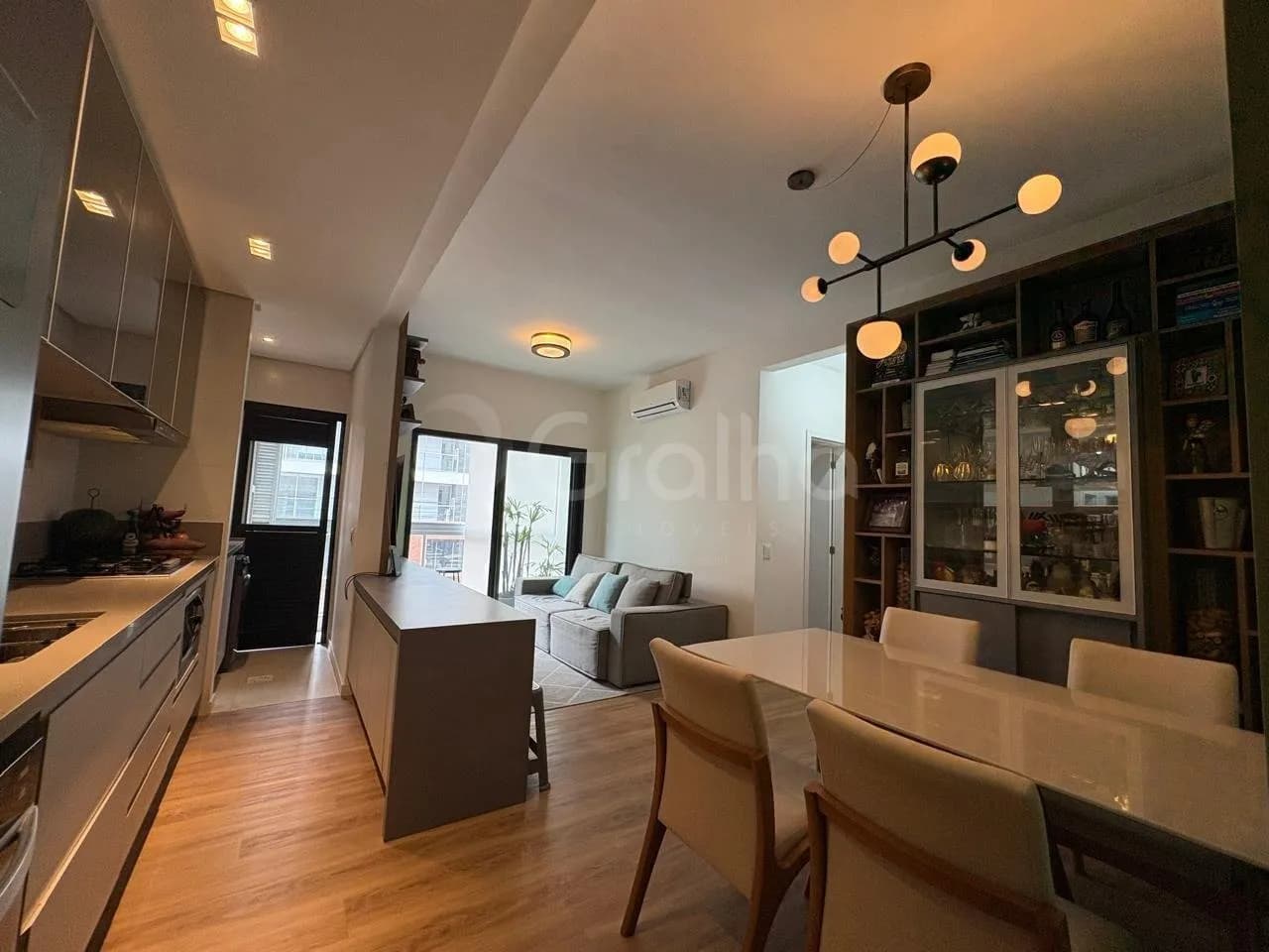 Apartamento para venda com 2 dormitórios em Centro com 70 m² — foto principal