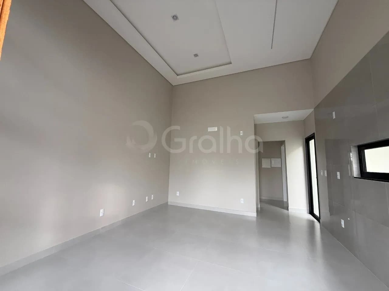 Casa para venda com 2 dormitórios em Forquilhas com 65 m² — foto 2
