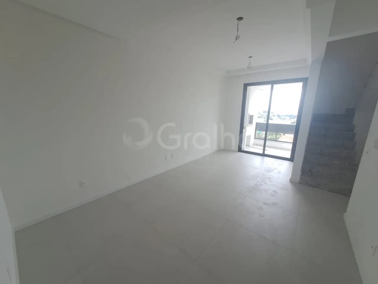 Apartamento duplex para venda com 3 dormitórios em Coqueiros com 123 m² — foto principal