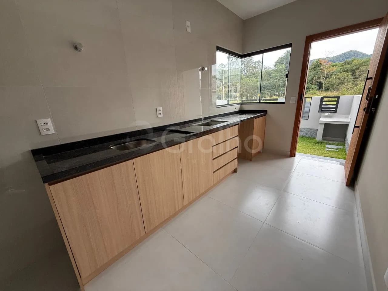 Casa para venda com 2 dormitórios em Forquilhas com 55 m² — foto principal