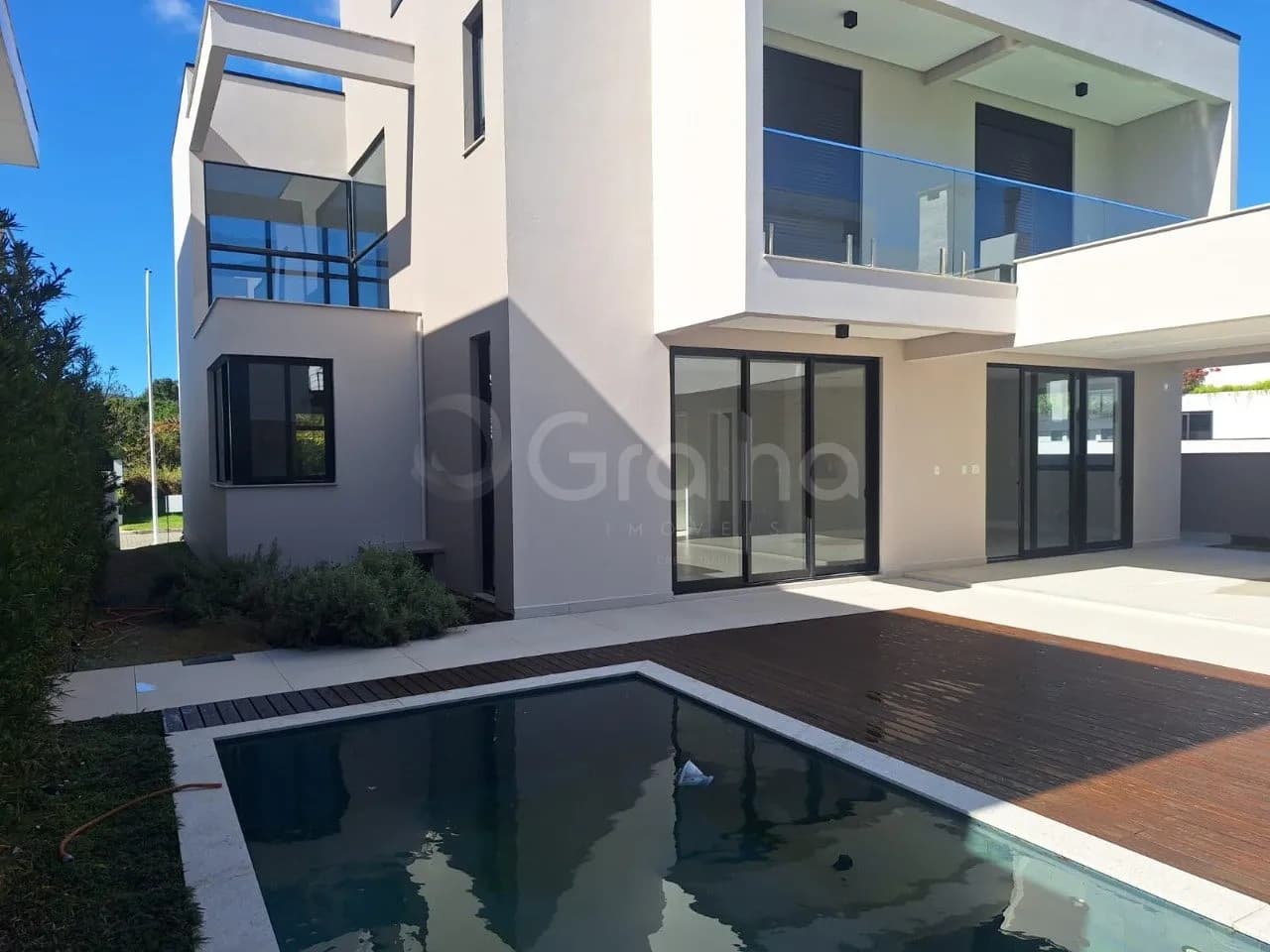Casa para venda com 3 dormitórios em Ratones com 320 m² — foto principal