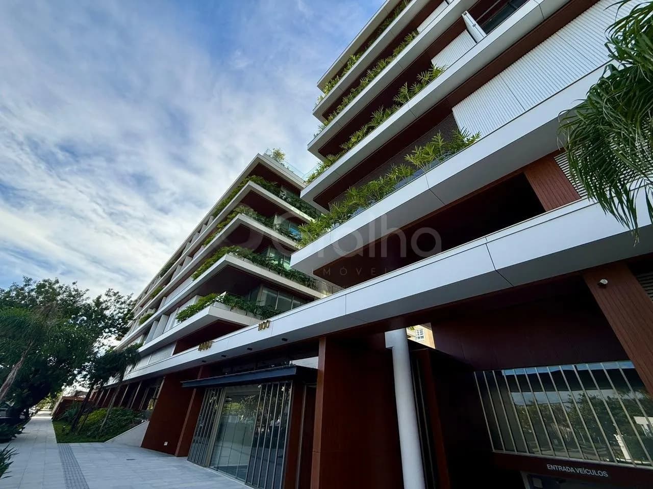 Apartamento para venda com 3 dormitórios em Jurerê Internacional com 150 m² — foto principal
