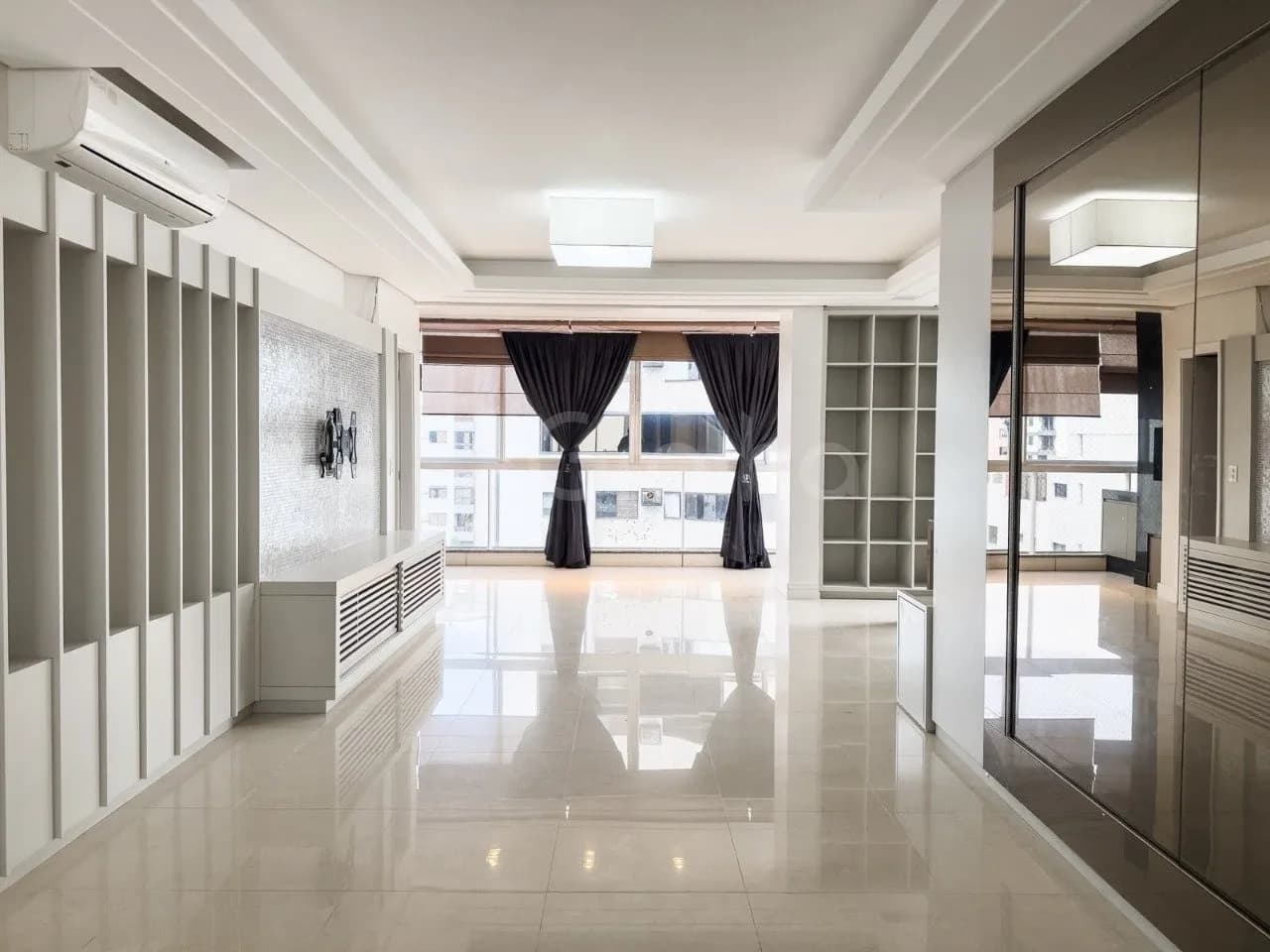 Apartamento para venda com 3 dormitórios em Centro com 132 m² — foto 2