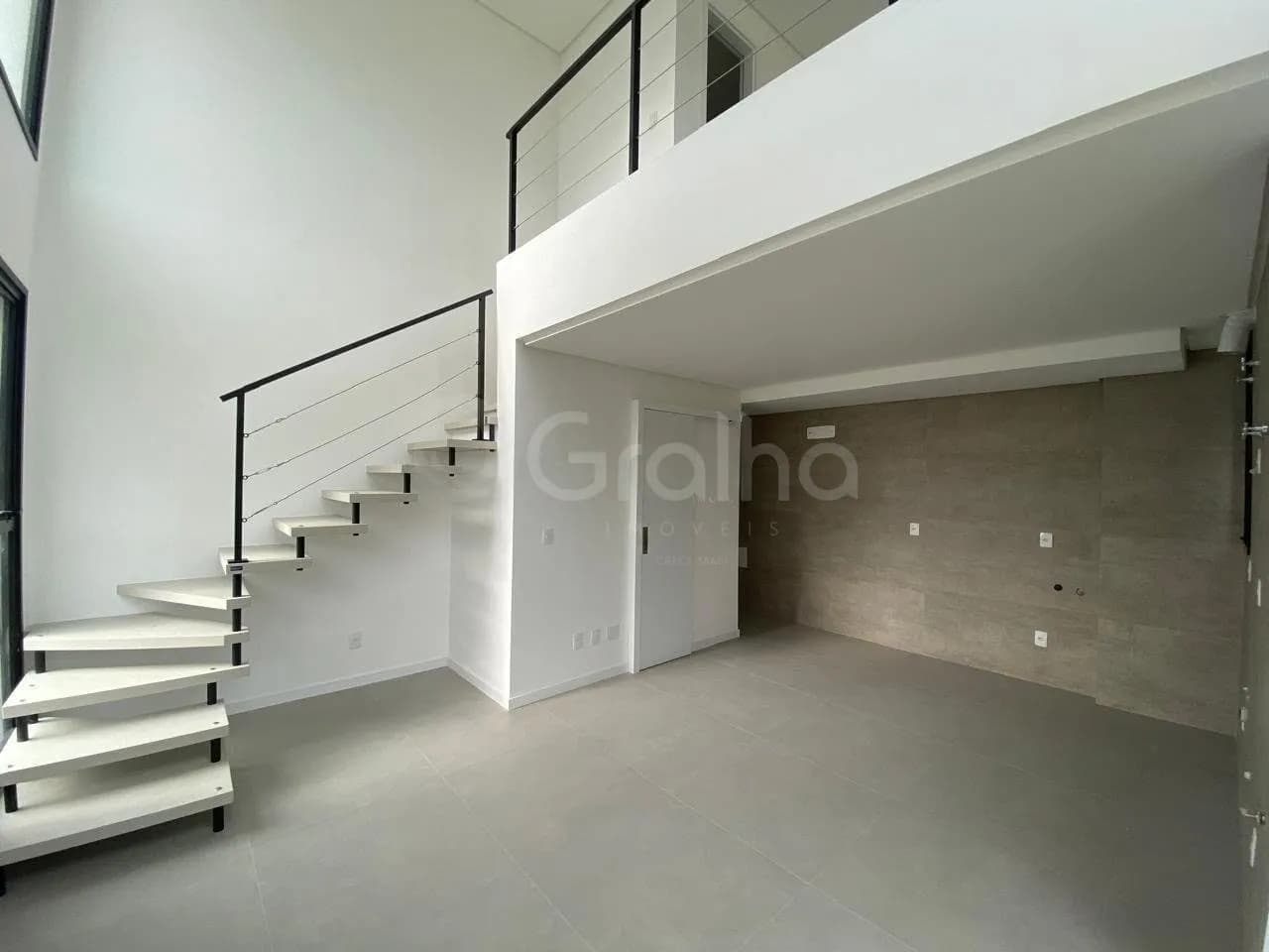Loft para venda com 1 dormitório, em Ribeirão da Ilha com 44 m² — foto 2