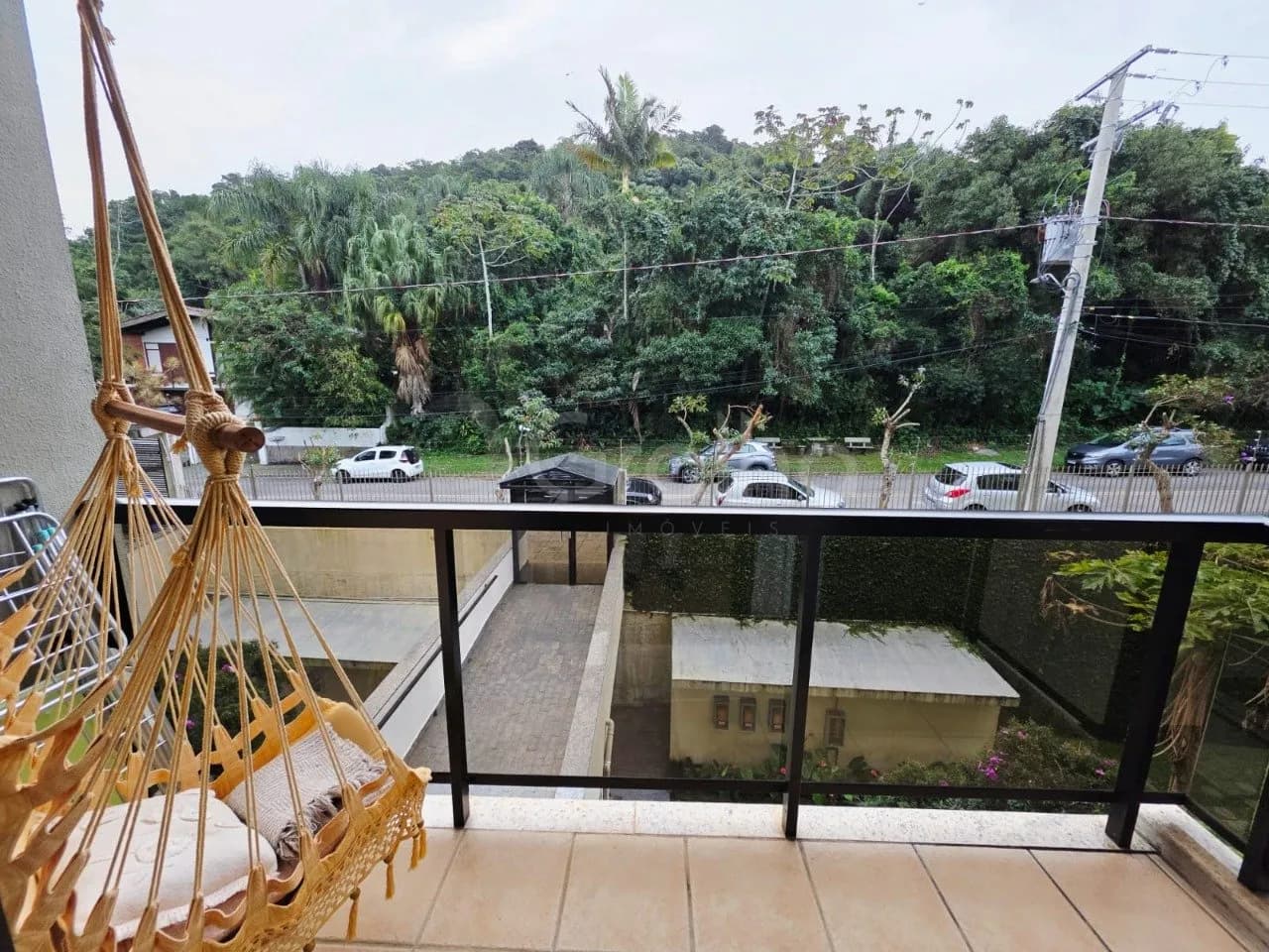 Apartamento para venda com 3 dormitórios em Coqueiros com 95 m² — foto 3