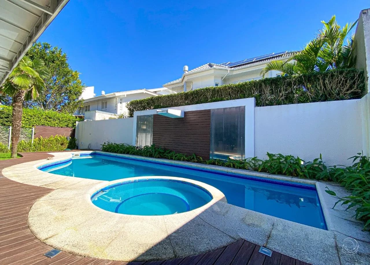 Casa para venda com 5 dormitórios em Jurerê Internacional com 380 m²