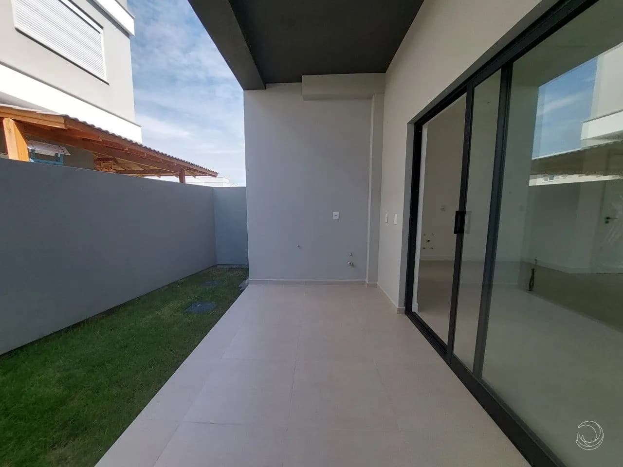 Casa para venda com 3 dormitórios em Ribeirão da Ilha com 140 m²