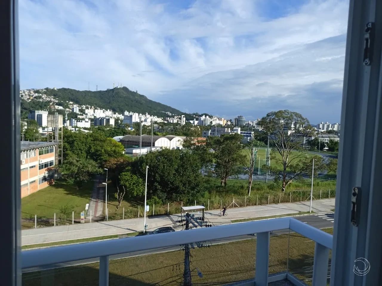 Apartamento para venda com 2 dormitórios em Pantanal com 59 m²