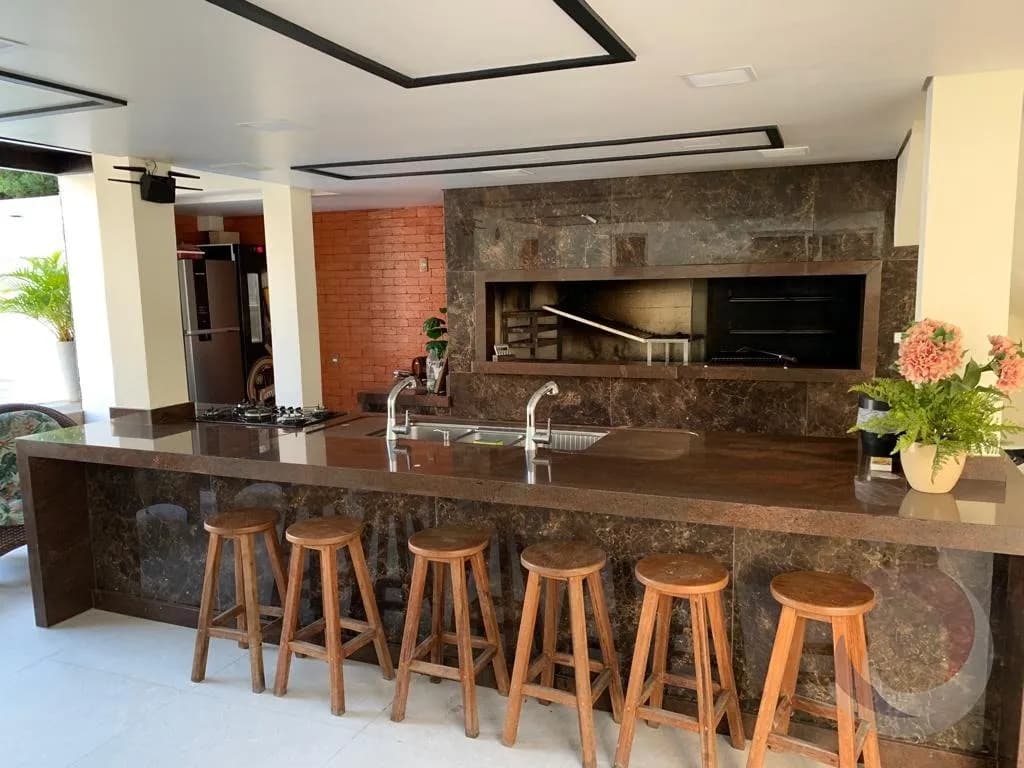 Hotel/pousada para venda em Canasvieiras com 303 m²