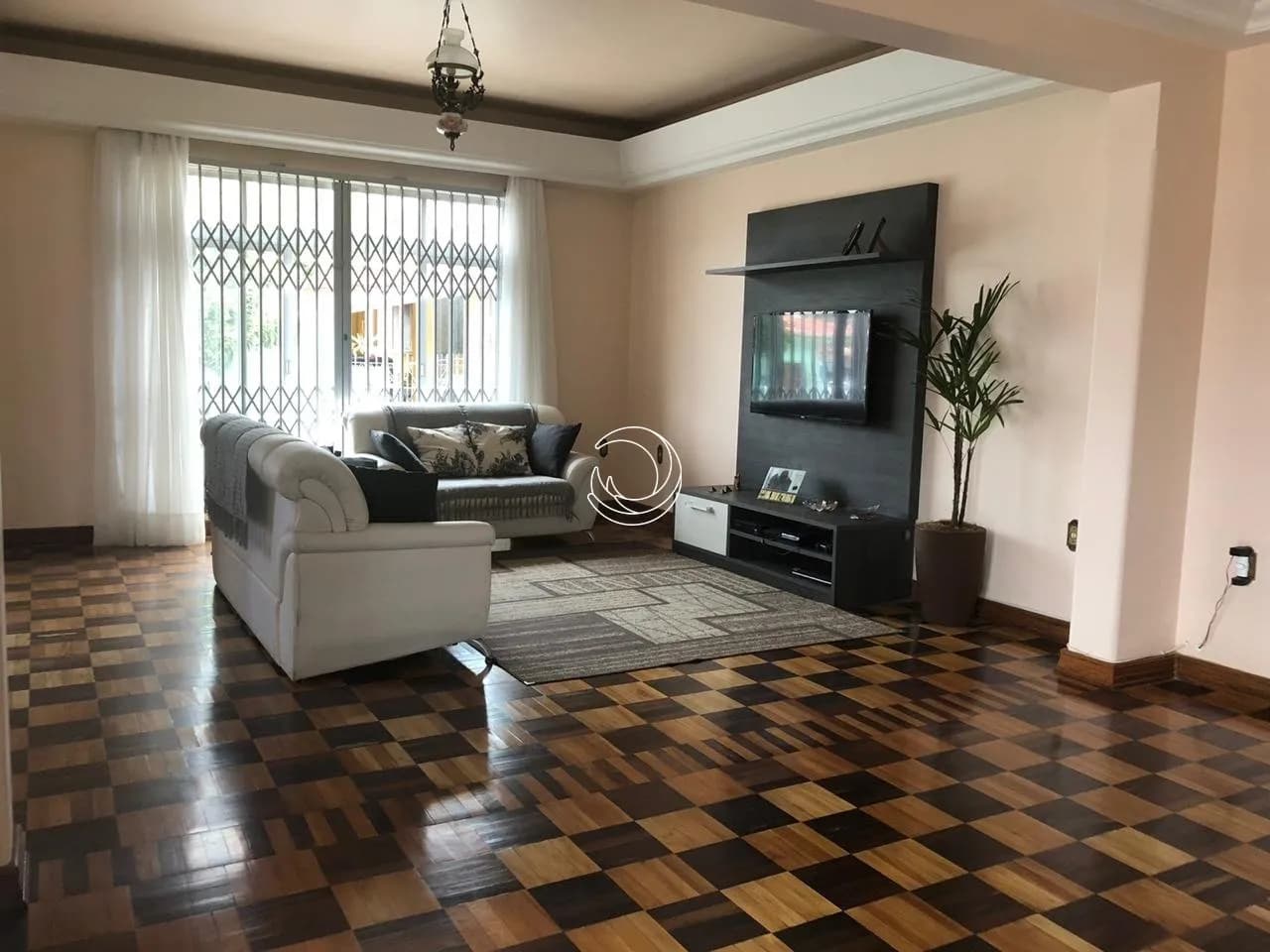 Casa para venda com 4 dormitórios em Centro com 220 m²