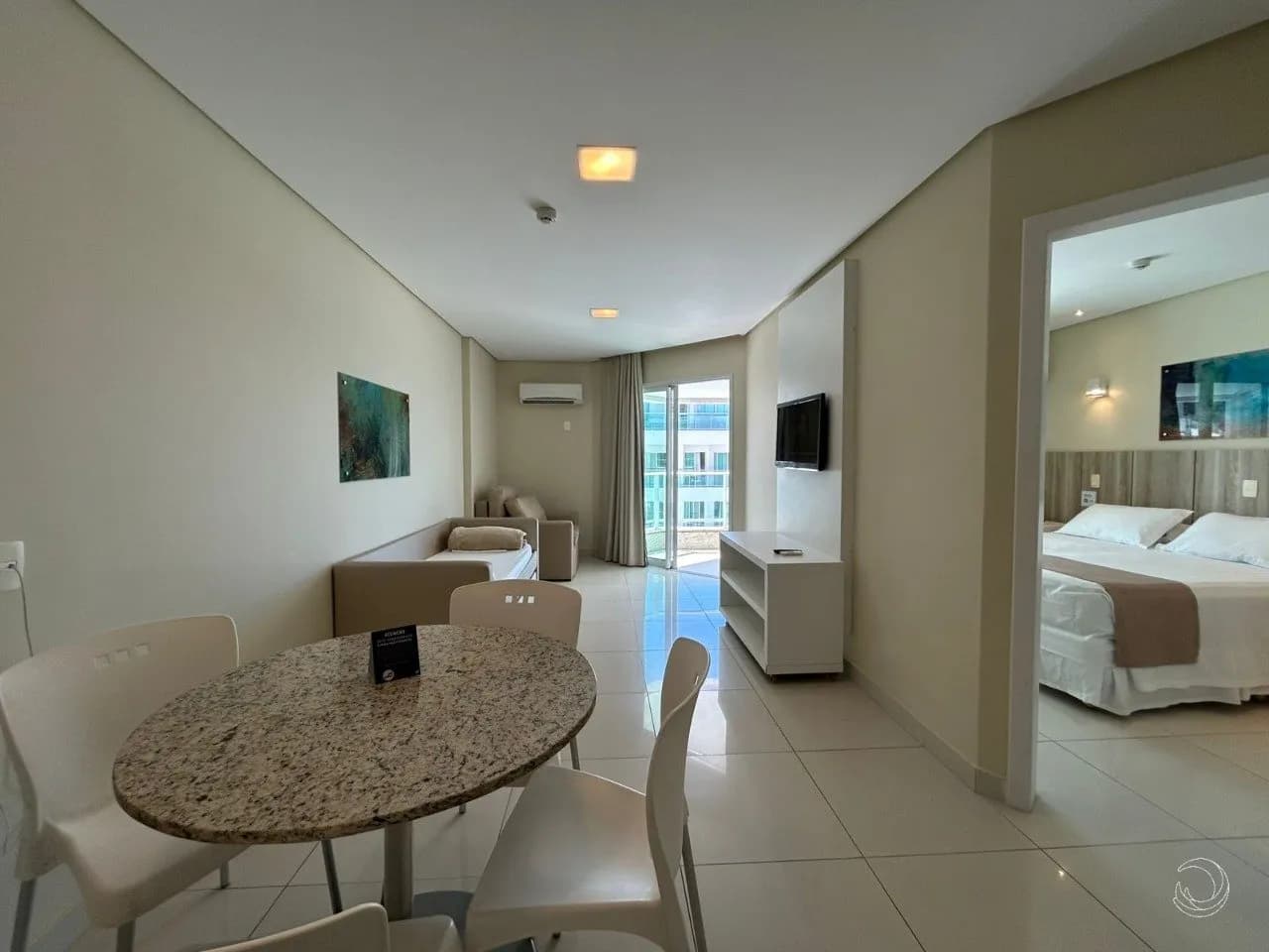 Apartamento para venda com 1 dormitório, em Ingleses Do Rio Vermelho com 50 m²