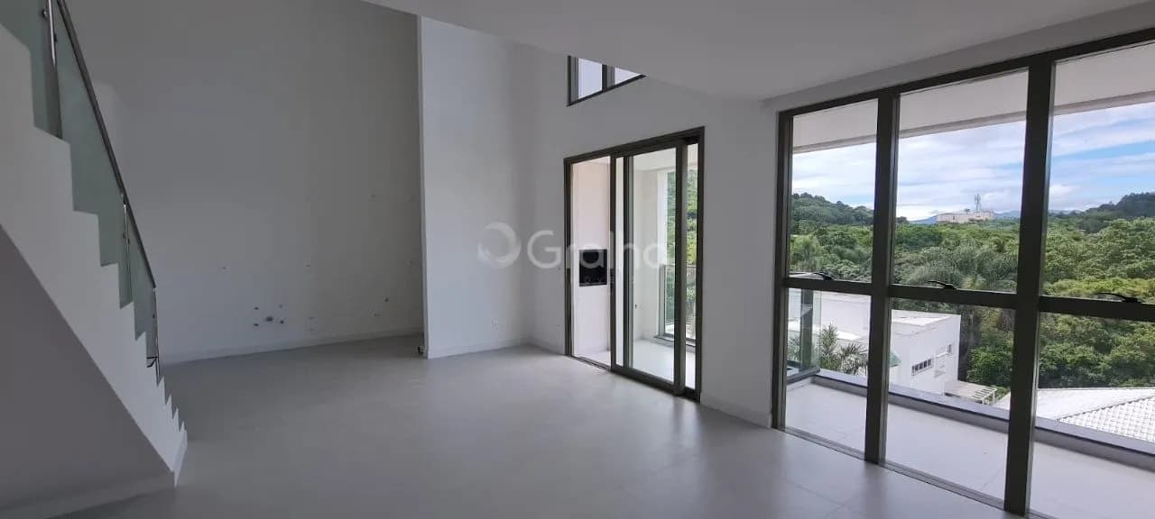 Apartamento duplex para venda com 2 dormitórios em Jurerê Internacional com 92 m²