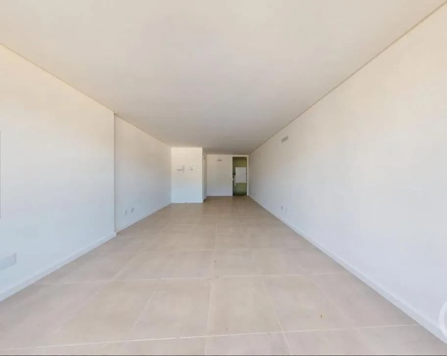 Sala comercial para venda em Saco Dos Limões com 264 m²