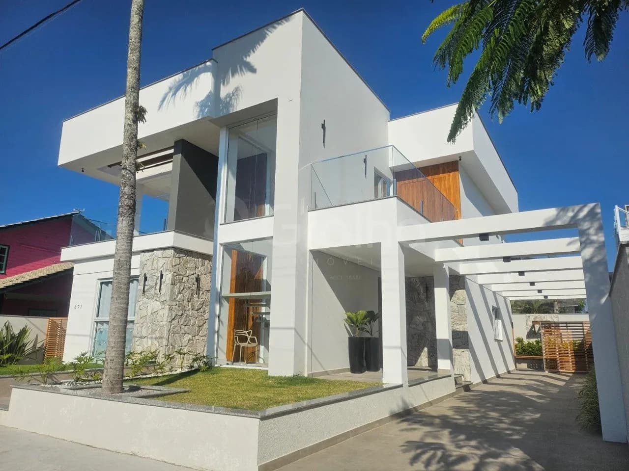 Casa para venda com 5 dormitórios em Daniela com 310 m²