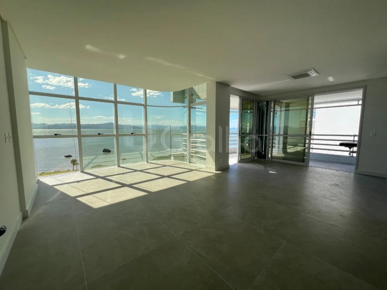 Apartamento para venda com 3 dormitórios em Beira Mar Norte com 211 m²