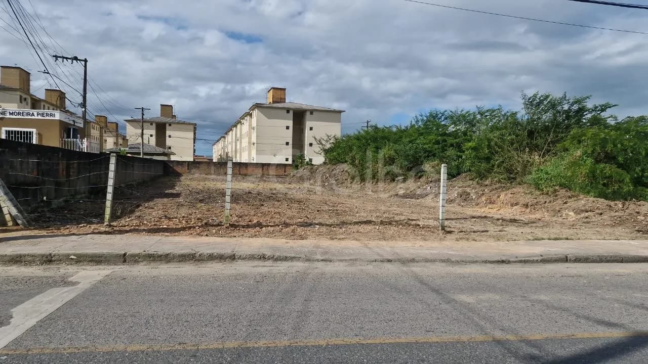 Terreno para venda em Barra Do Aririu com 717 m²