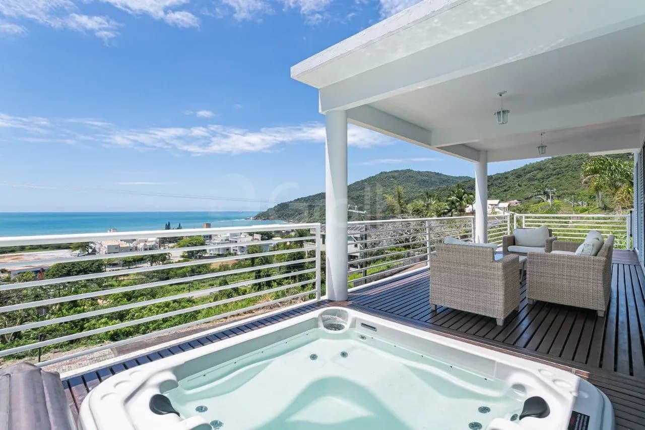 Casa para venda com 4 dormitórios em Praia Brava com 290 m²