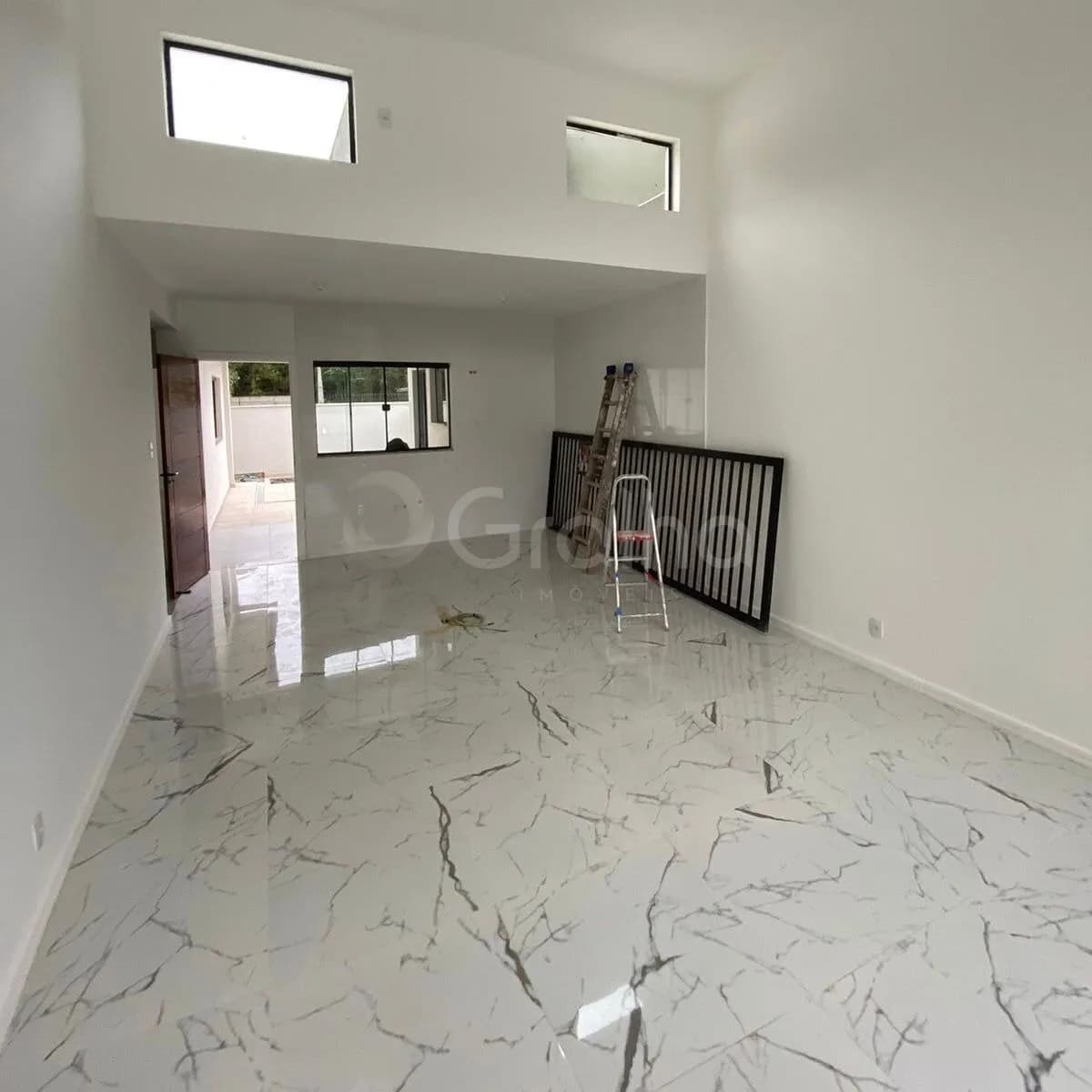Casa para venda com 3 dormitórios em Forquilhas com 100 m²