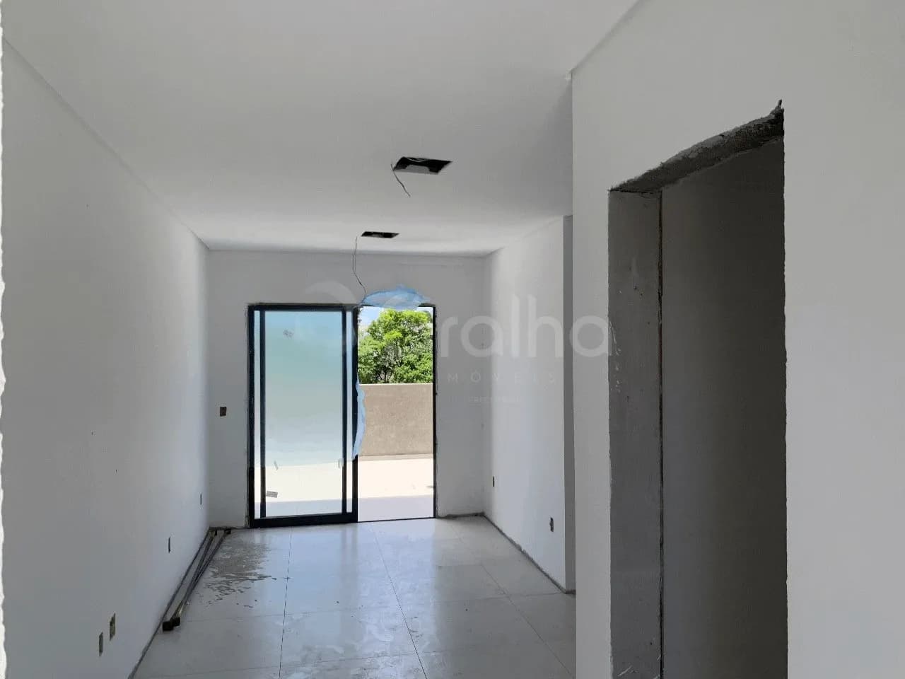 Apartamento para venda com 1 dormitório, em Ribeirão da Ilha com 29 m²
