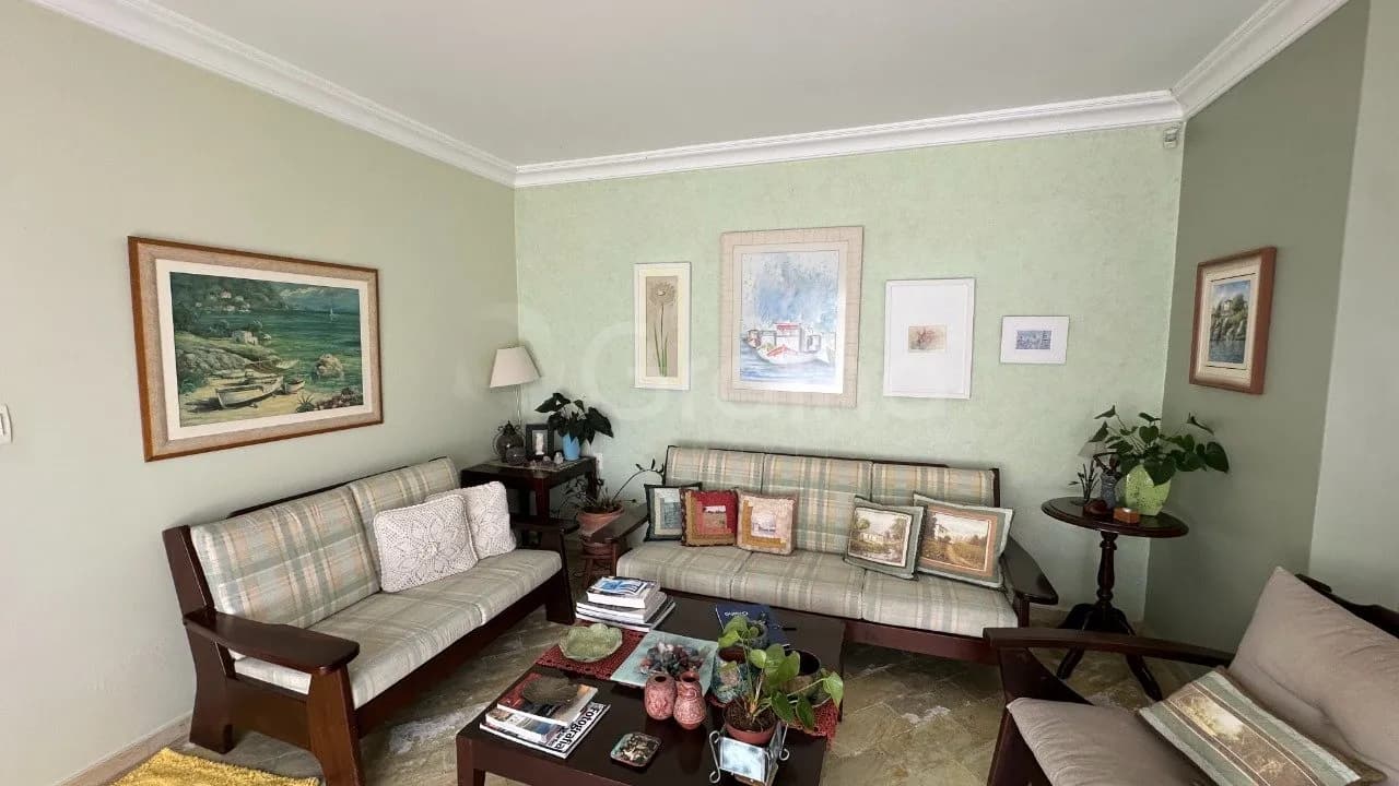 Casa para venda com 4 dormitórios em Santa Mônica com 193 m²