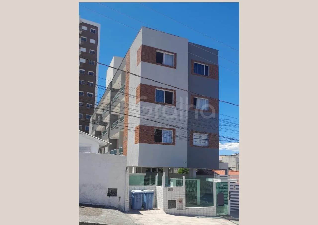 Prédio comercial para venda em Barreiros com 1100 m²