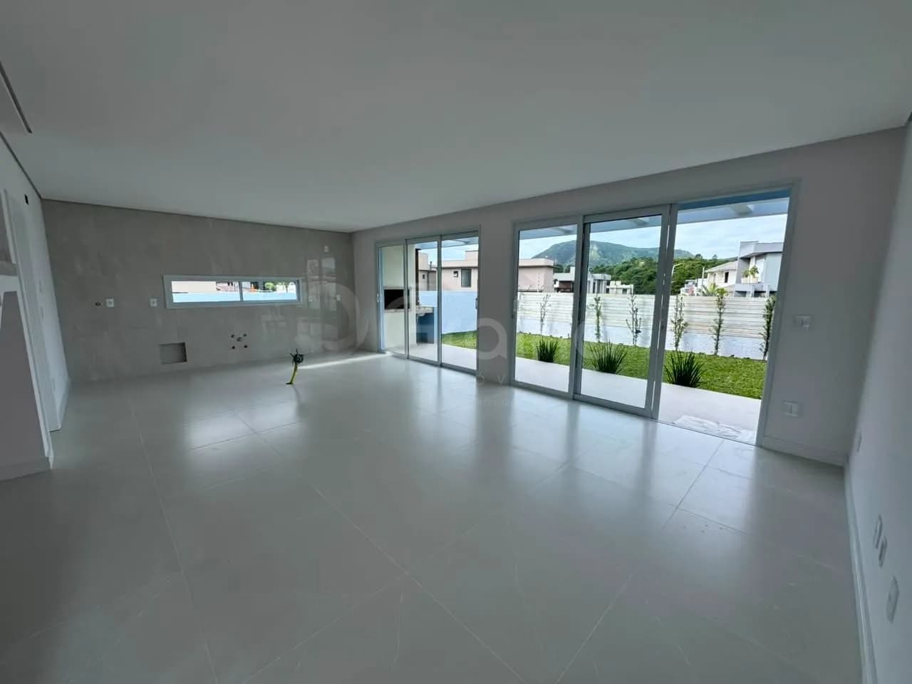 Casa de condomínio para venda com 3 dormitórios em São João do Rio Vermelho com 226 m²