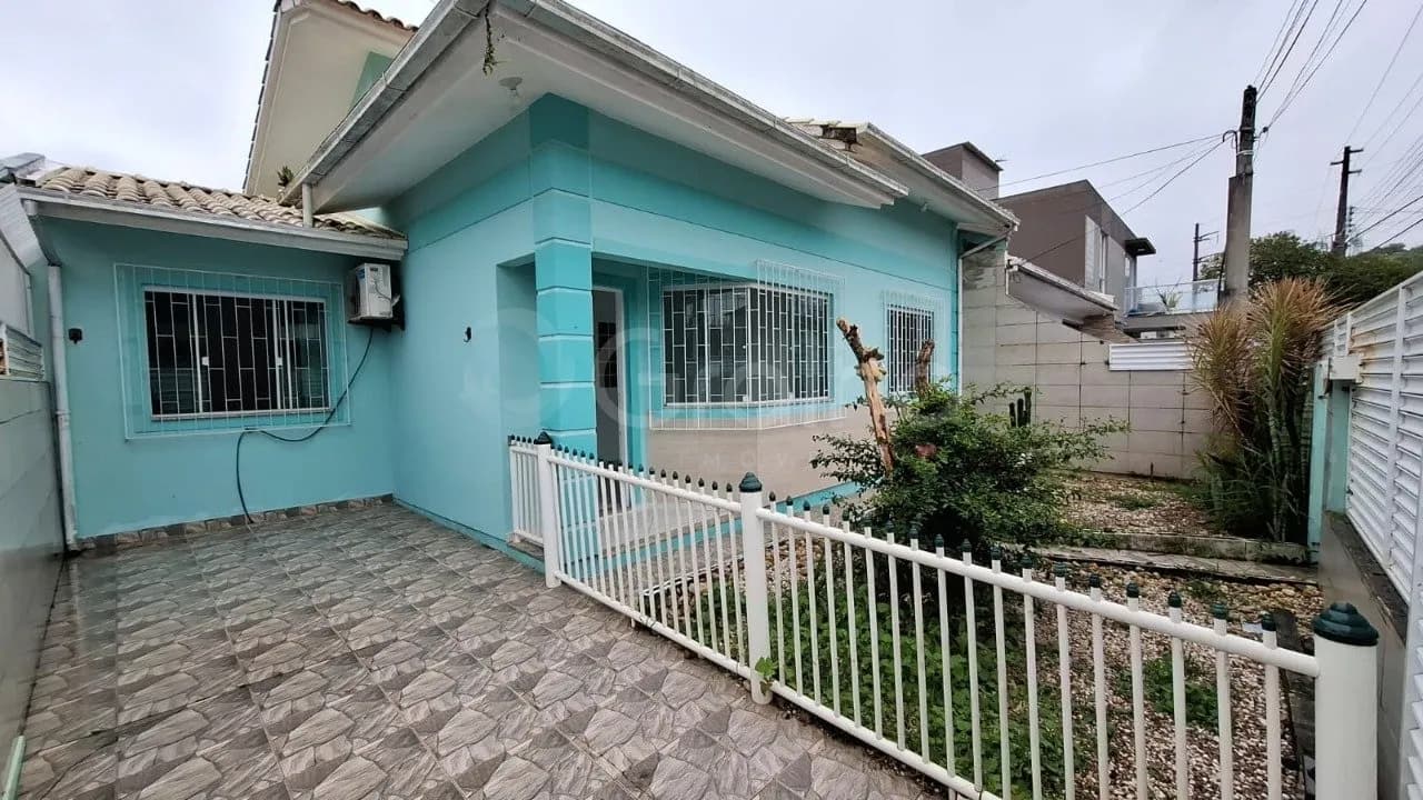 Casa para venda com 3 dormitórios em Madri com 125 m²